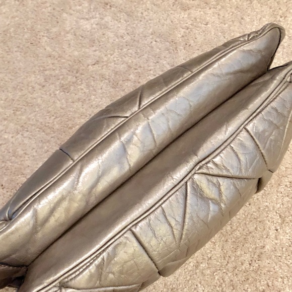 💯Authentic Marc Jacobs metallic quilted bag - Picture 3 of 8